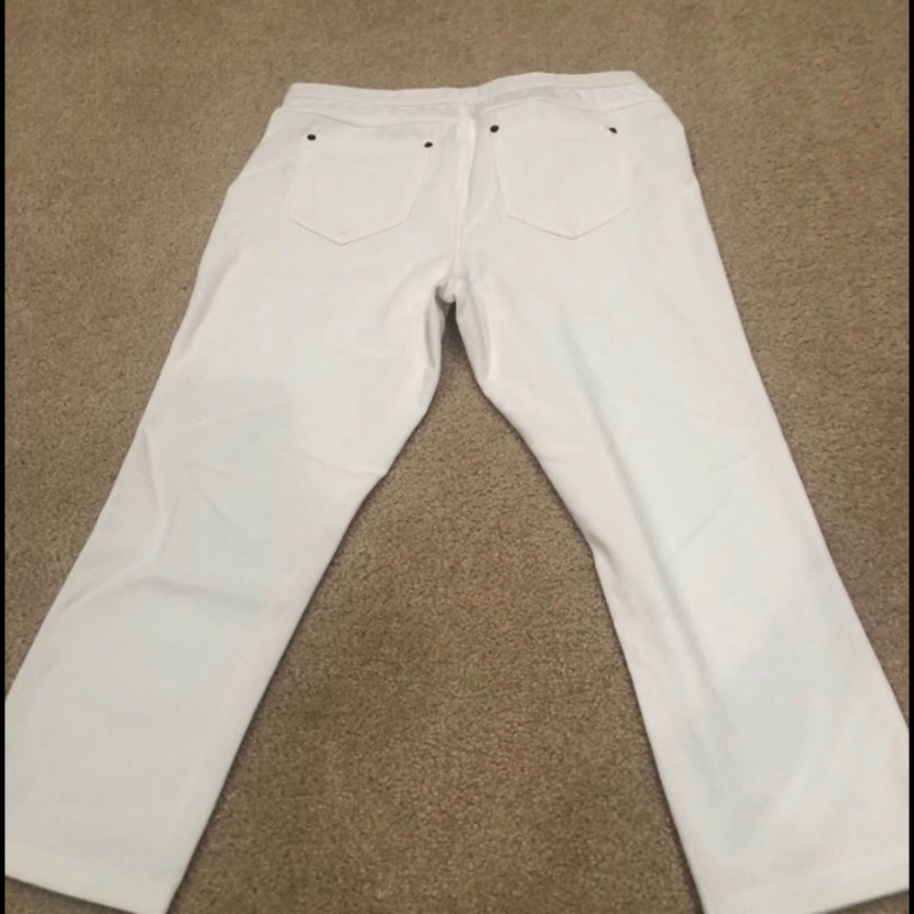 Vera Wang Capri Jeggings